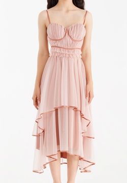 Abito Tulle Dettagli a Contrasto