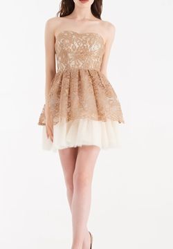 Abito Corto a Balze in Pizzo color Argan