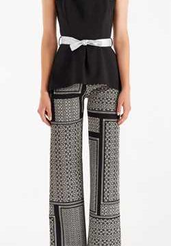 Tuta con Motivo Greca